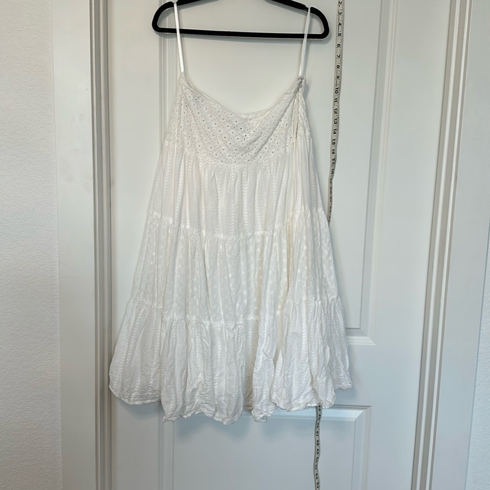 Lauren Jeans Company white embroidered skirt, in great shape